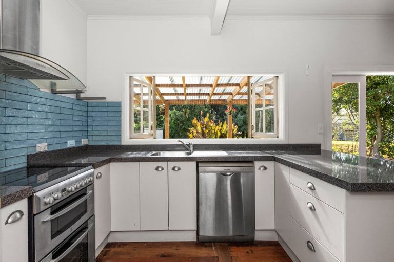 Photo of property in 33 Mill Road, Clive, 4102