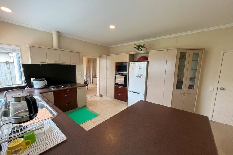 Photo of property in 8 Glanmire Place, Flat Bush, Auckland, 2016