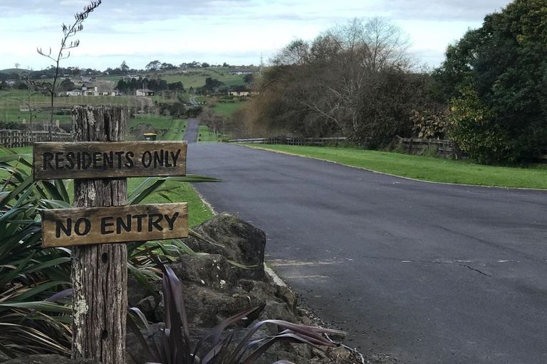 Photo of property in 166h Postman Road, Dairy Flat, 0794