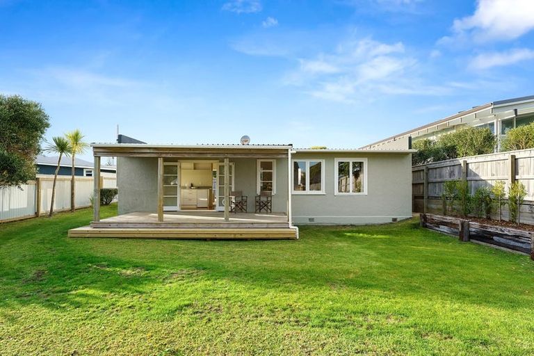 Photo of property in 55 Ngapaki Street, Waikanae Beach, Waikanae, 5036