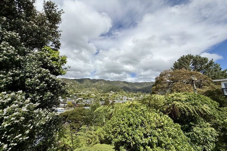 Photo of property in 17 Amundsen Grove, Stokes Valley, Lower Hutt, 5019