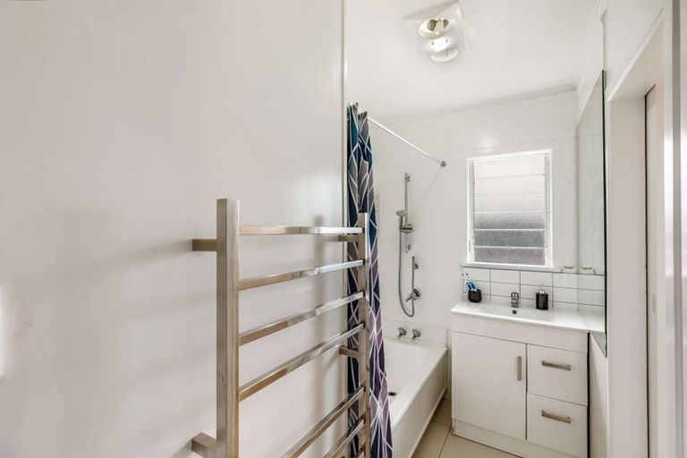 Photo of property in 1/18 Sheehan Avenue, Papakura, 2110