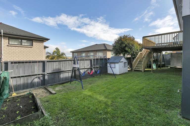 Photo of property in 2/622 East Coast Road, Pinehill, Auckland, 0630