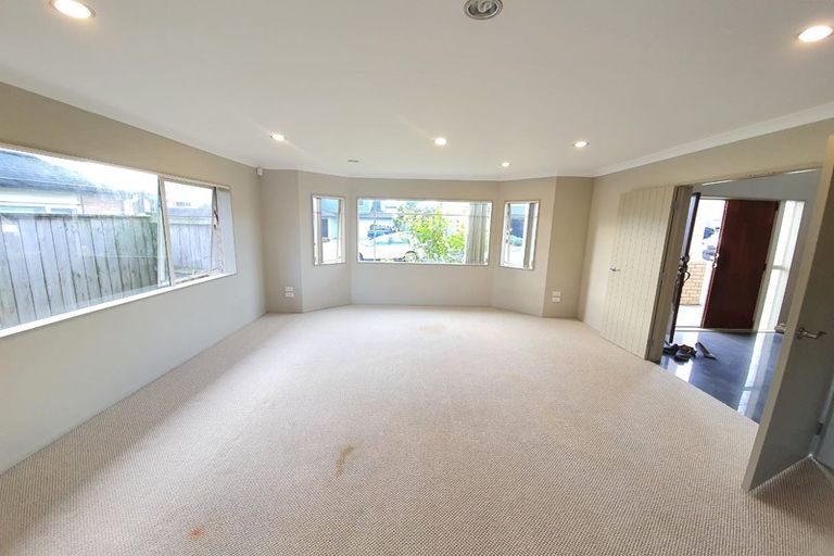 Photo of property in 22 Kestev Drive, Flat Bush, Auckland, 2016