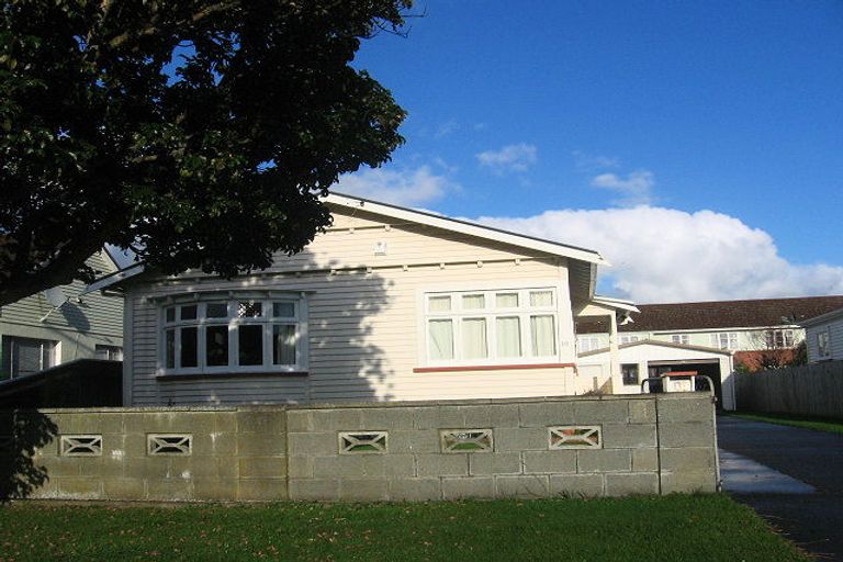 Photo of property in 10 Rodney Street, Waiwhetu, Lower Hutt, 5010