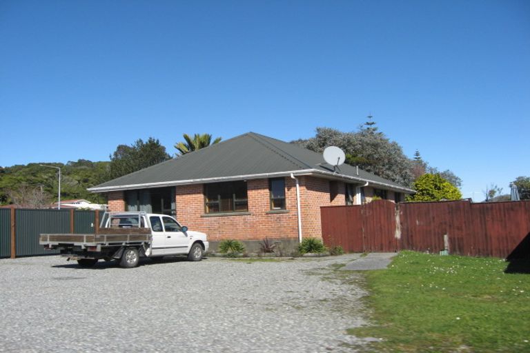 Photo of property in 1 Warburton Street, Karoro, Greymouth, 7805