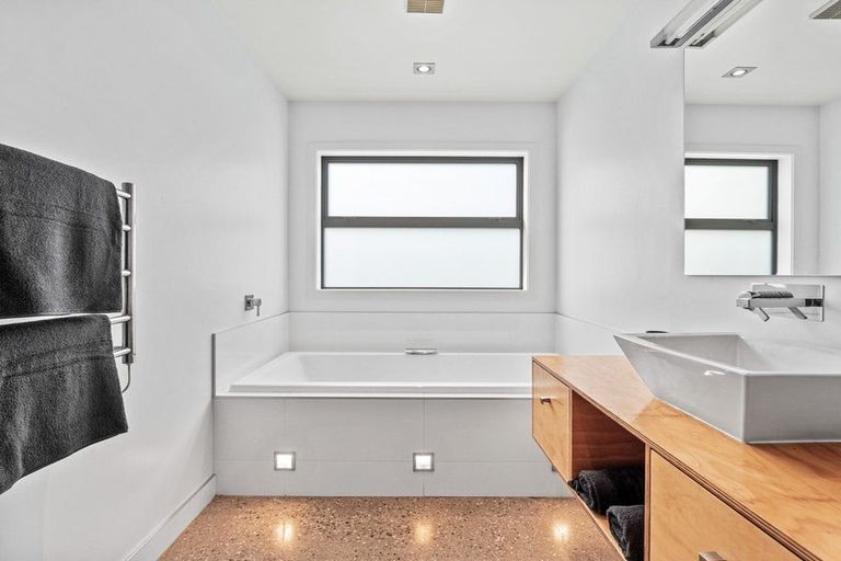 Photo of property in 6 Mcivor Lane, Lake Hayes, Queenstown, 9304