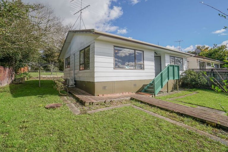 Photo of property in 2/9 Lancaster Road, Beach Haven, Auckland, 0626