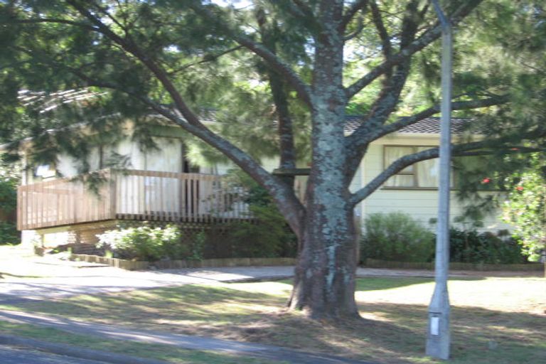 Photo of property in 15 Cottam Grove, Northcross, Auckland, 0632