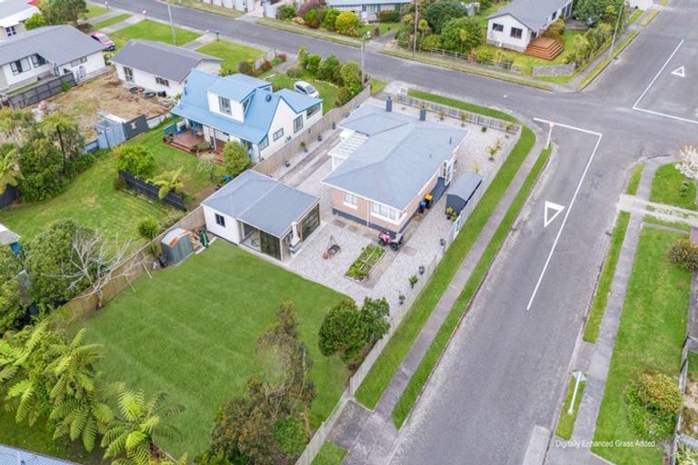 Photo of property in 20 Cook Street, Carters Beach, Westport, 7825