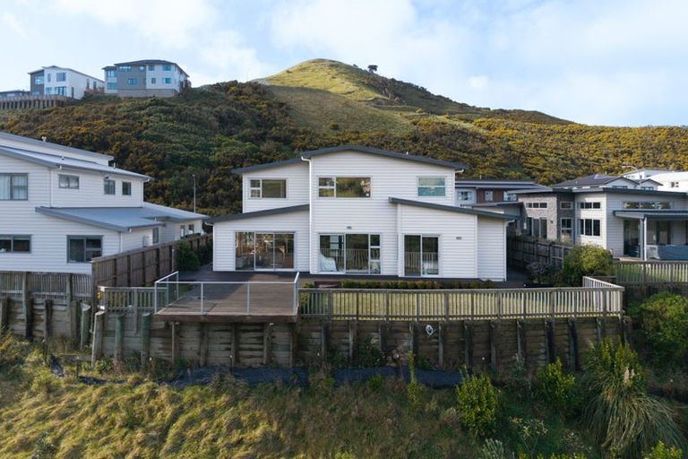 Photo of property in 22 Farnworth Terrace, Churton Park, Wellington, 6037