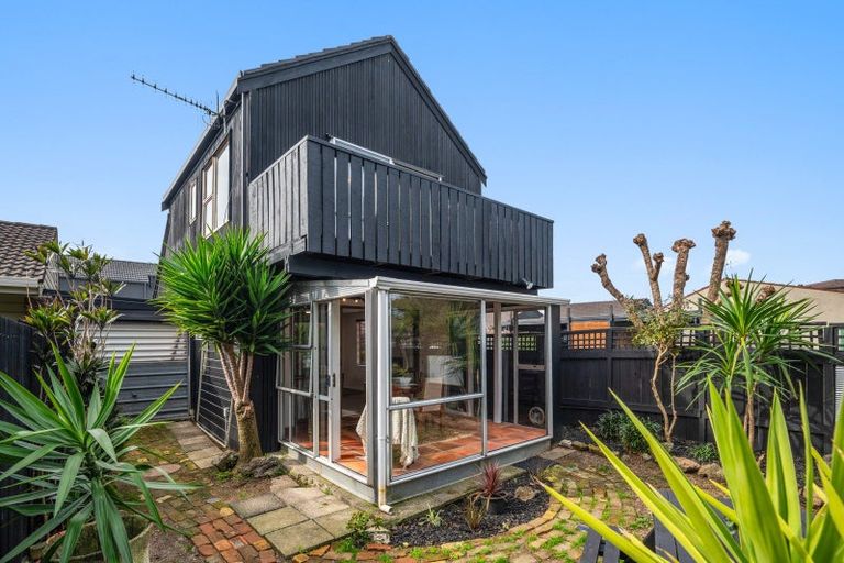 Photo of property in 9 Pohutukawa Place, Ellerslie, Auckland, 1051