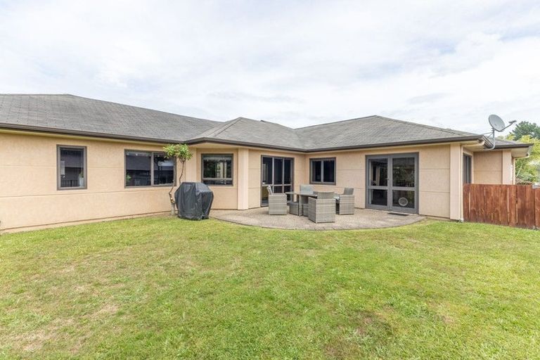 Photo of property in 73 Saint James Drive, Huntington, Hamilton, 3210