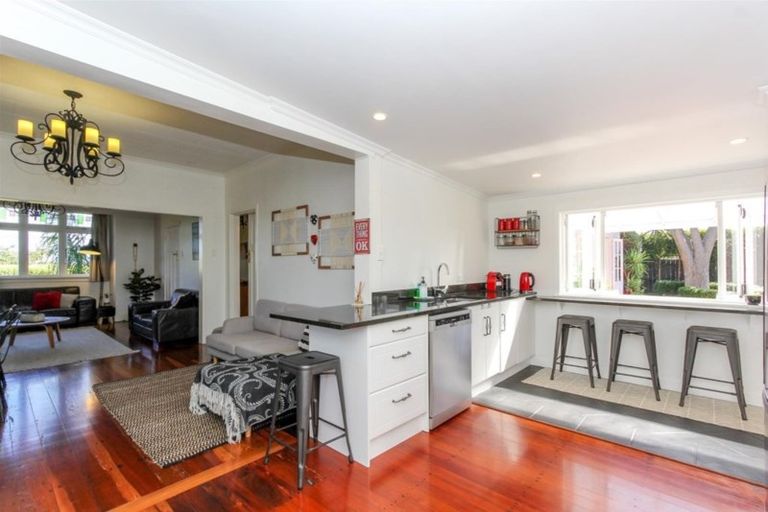 Photo of property in 18 David Street, Westown, New Plymouth, 4310