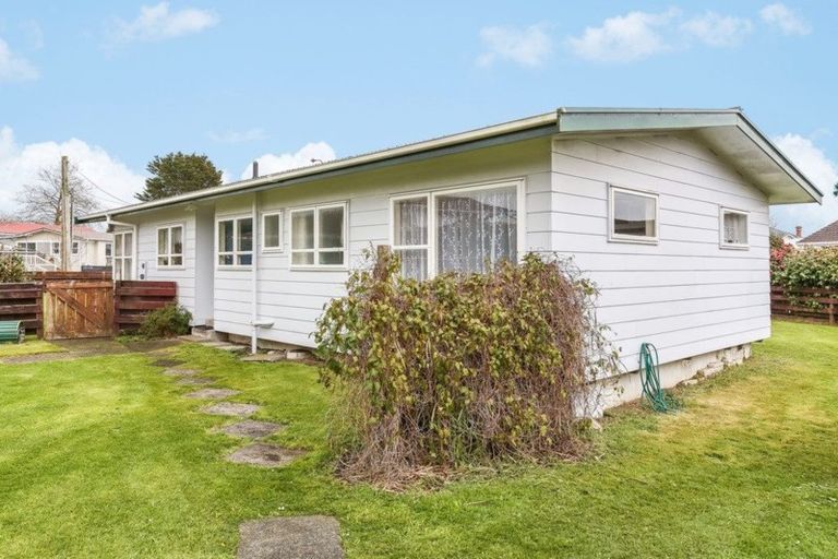 Photo of property in 30 Domain Street, Waiuku, 2123