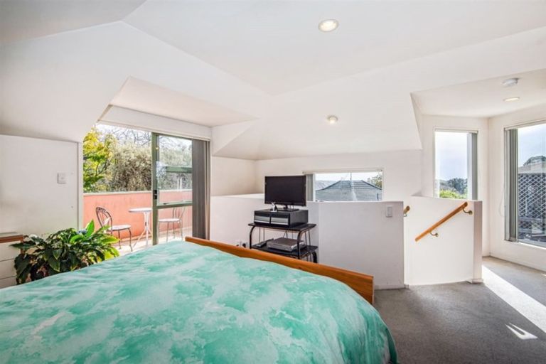 Photo of property in 2/88 Langana Avenue, Browns Bay, Auckland, 0630