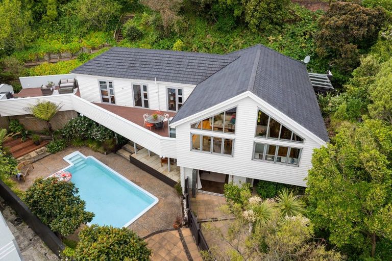 Photo of property in 15 Kowhai Street, Eastbourne, Lower Hutt, 5013