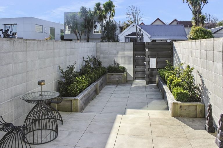 Photo of property in 32a Peacock Street, Christchurch Central, Christchurch, 8013