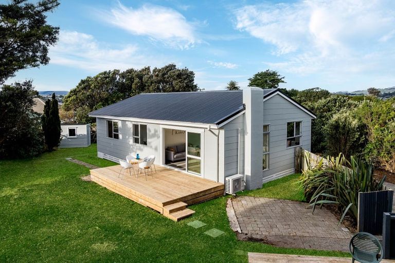 Photo of property in 4 Taupiri Crescent, Titahi Bay, Porirua, 5022