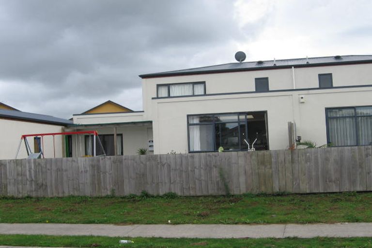 Photo of property in 6/4 Charlenne Close, Ranui, Auckland, 0612