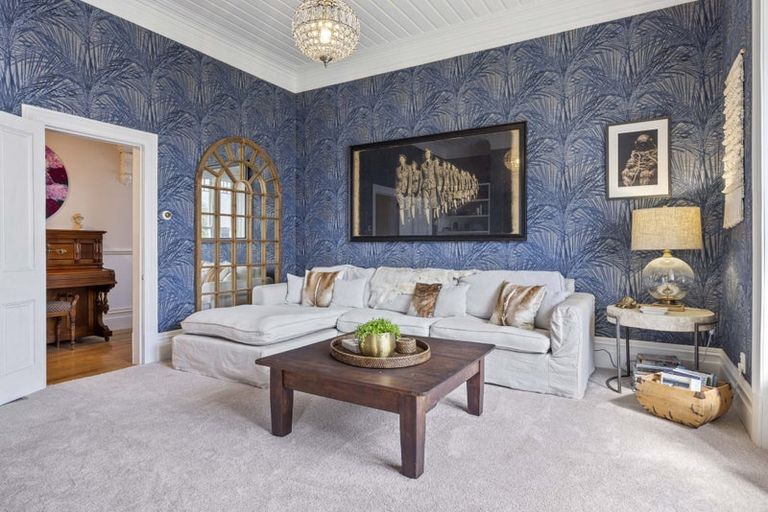 Photo of property in 329 Mangorei Road, Merrilands, New Plymouth, 4312