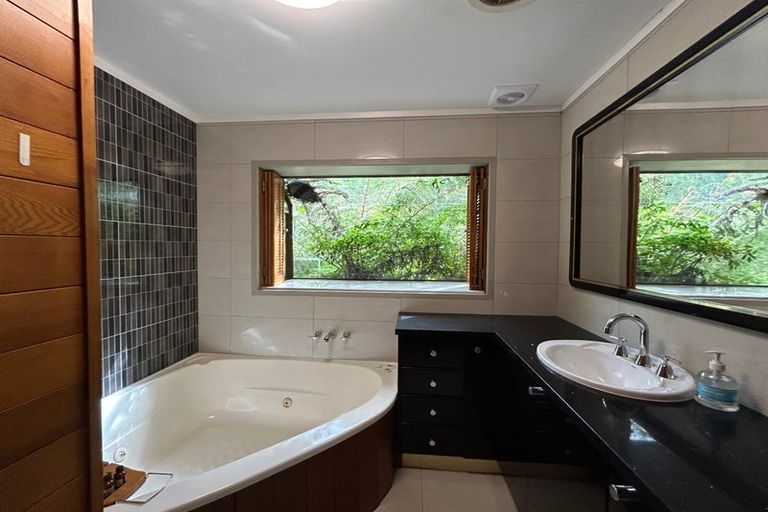 Photo of property in 70 Jack Paterson Road, Opaheke, Papakura, 2584