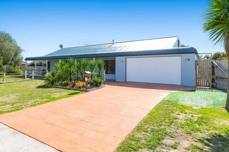 Photo of property in 5 Dune Avenue, Papamoa Beach, Papamoa, 3118