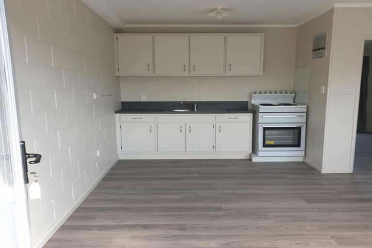 Photo of property in 9a Springs Road, Parakai, 0830