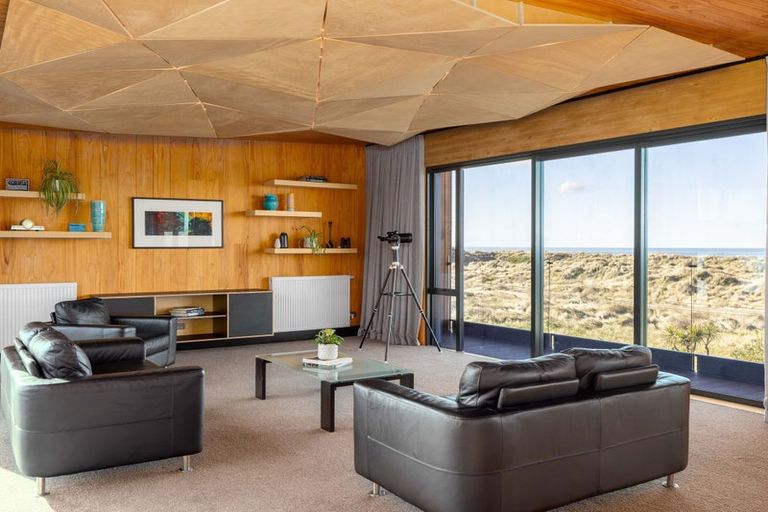 Photo of property in 320 Marine Parade, New Brighton, Christchurch, 8061