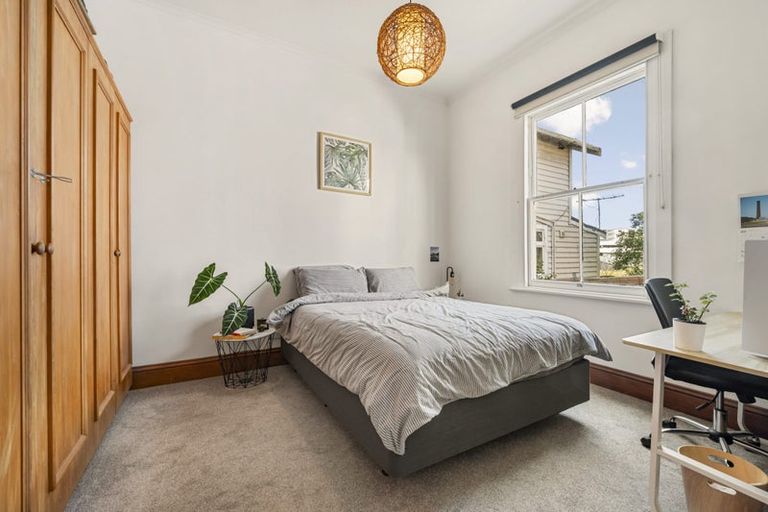 Photo of property in 129 Grant Road, Thorndon, Wellington, 6011