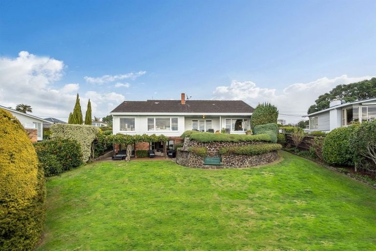 Photo of property in 26 Seacliffe Avenue, Belmont, Auckland, 0622