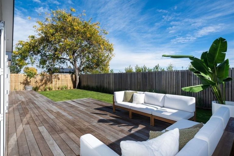 Photo of property in 49a Napier Road, Havelock North, 4130