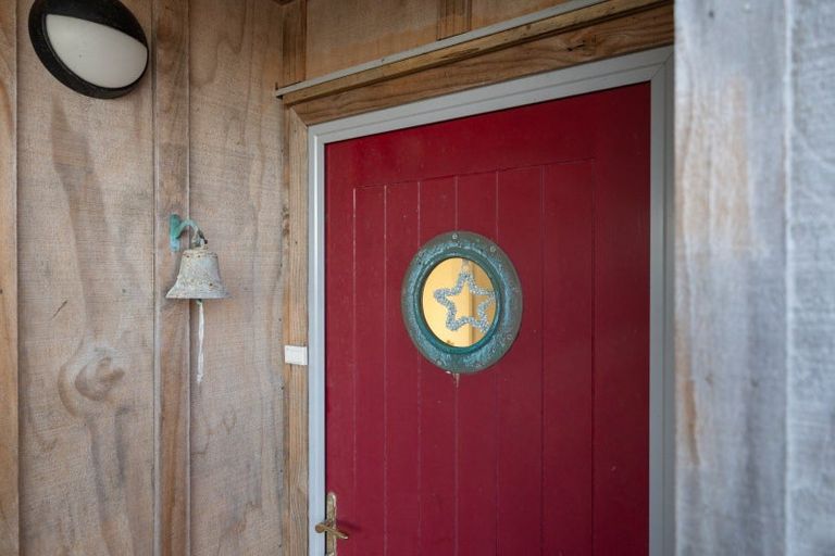 Photo of property in 22a Marine Parade South, Foxton Beach, Foxton, 4815