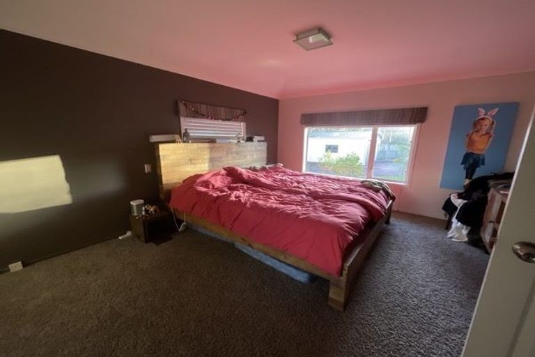 Photo of property in 41 Lynwood Road, New Lynn, Auckland, 0600