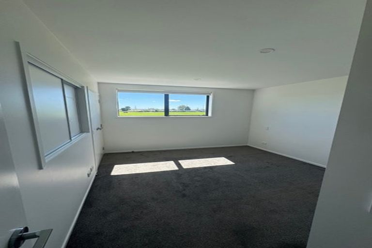 Photo of property in 9/87 Taikata Road, Te Atatu Peninsula, Auckland, 0610