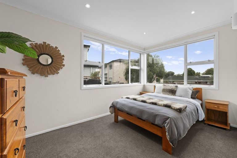 Photo of property in 64 O'halloran Road, Howick, Auckland, 2014