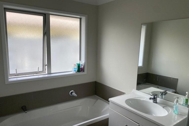 Photo of property in 9 Yatterina Avenue, Takanini, 2112