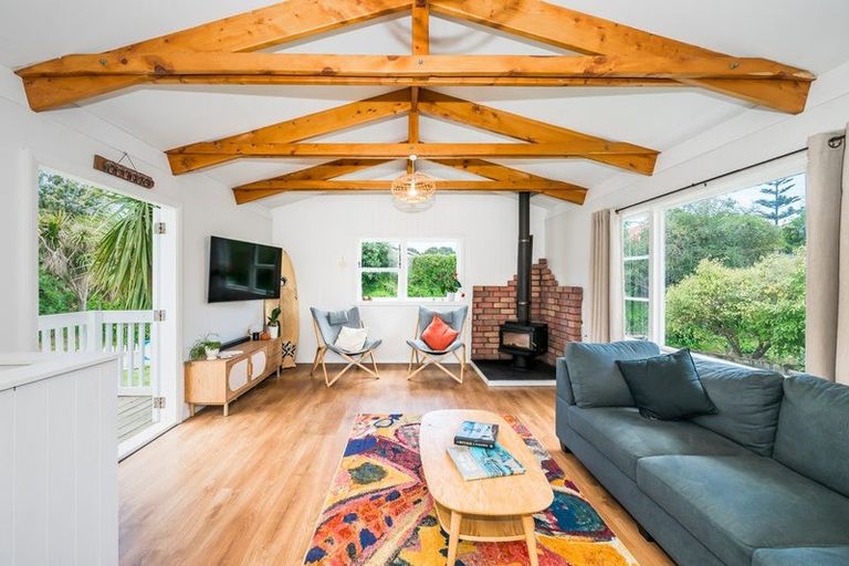 Photo of property in 100 Matatua Road, Raumati Beach, Paraparaumu, 5032