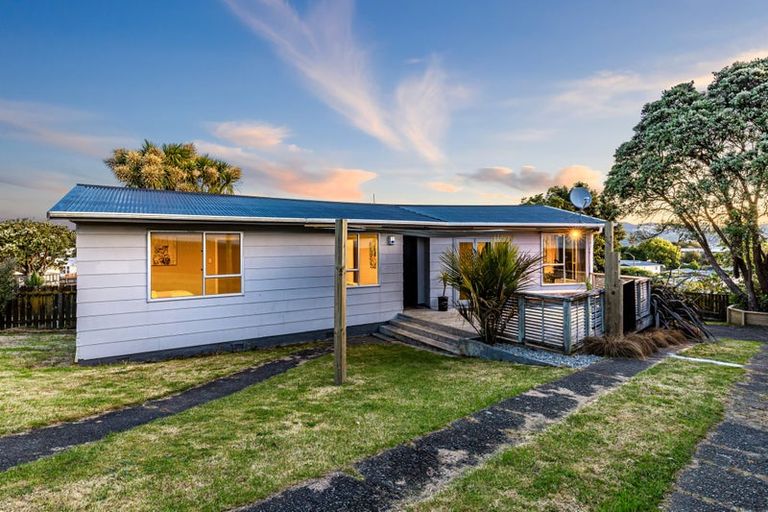 Photo of property in 184 Conclusion Street, Ascot Park, Porirua, 5024