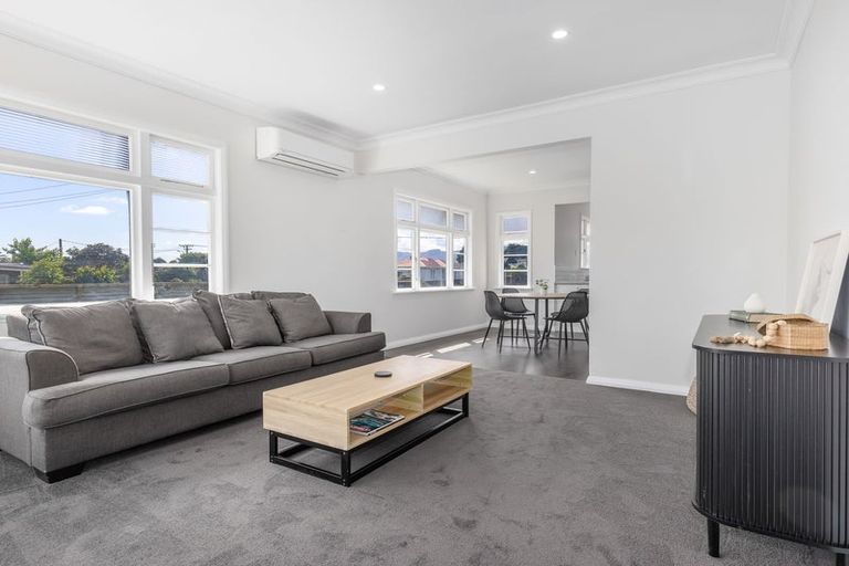 Photo of property in 19 Bowen Street, Levin, 5510