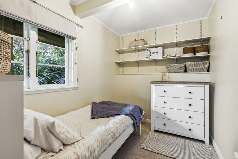 Photo of property in 36 Homewood Avenue, Karori, Wellington, 6012