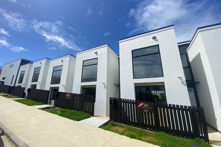 Photo of property in 77 Huri Street, Mangere Bridge, Auckland, 2022
