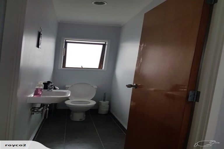 Photo of property in 2/10 Tiri View Place, Waiake, Auckland, 0630