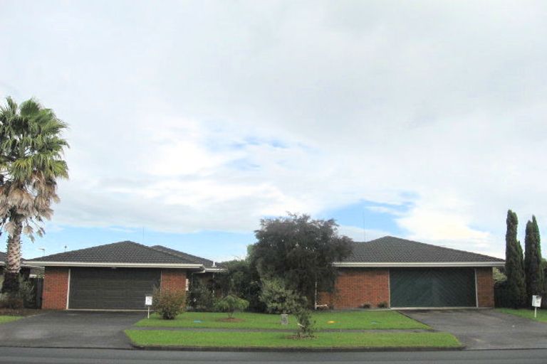 Photo of property in 1/69 Aviemore Drive, Highland Park, Auckland, 2010