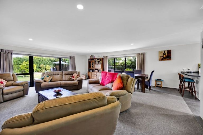 Photo of property in 120 Pohutukawa Place, Waiwhakaiho, New Plymouth, 4312