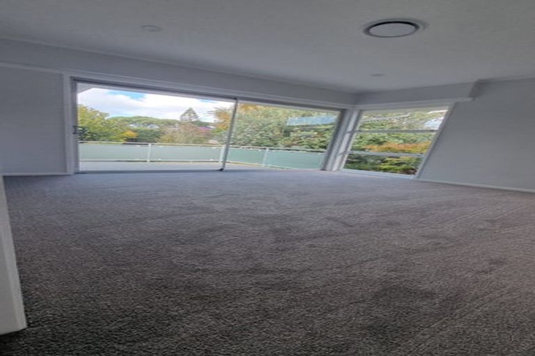 Photo of property in 4 Kerrymaria Place, Hillcrest, Auckland, 0627