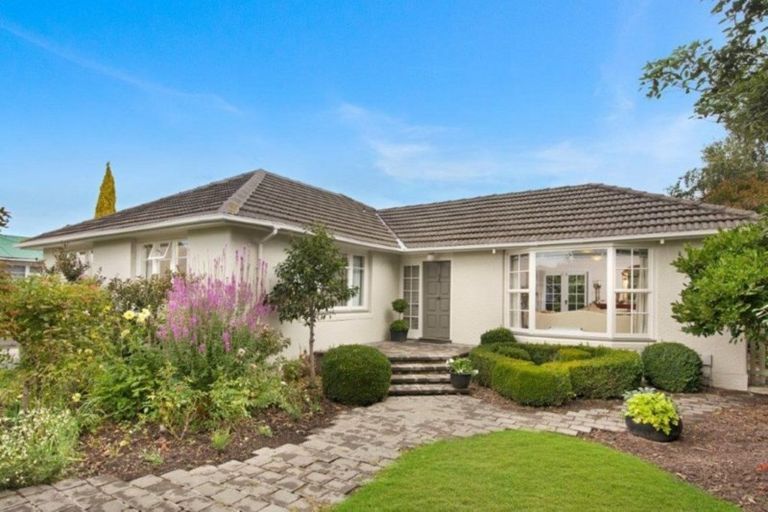 Photo of property in 4 Ardmore Place, Bishopdale, Christchurch, 8053