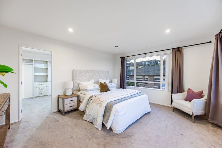 Photo of property in 52 Chesterfield Way, Orewa, 0931