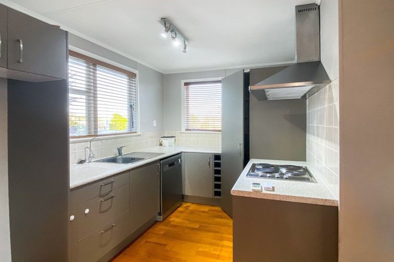 Photo of property in 92 Arimu Road, Papakura, 2110