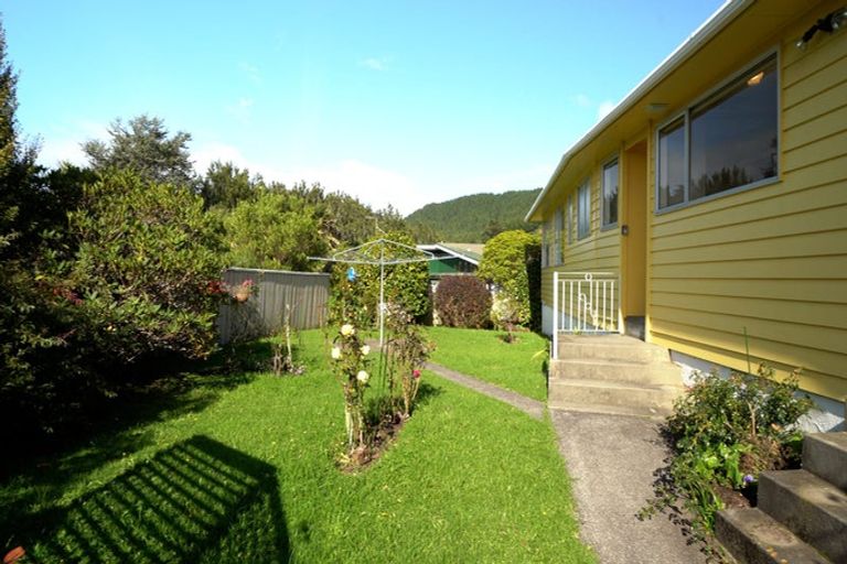 Photo of property in 48 Oriel Avenue, Tawa, Wellington, 5028